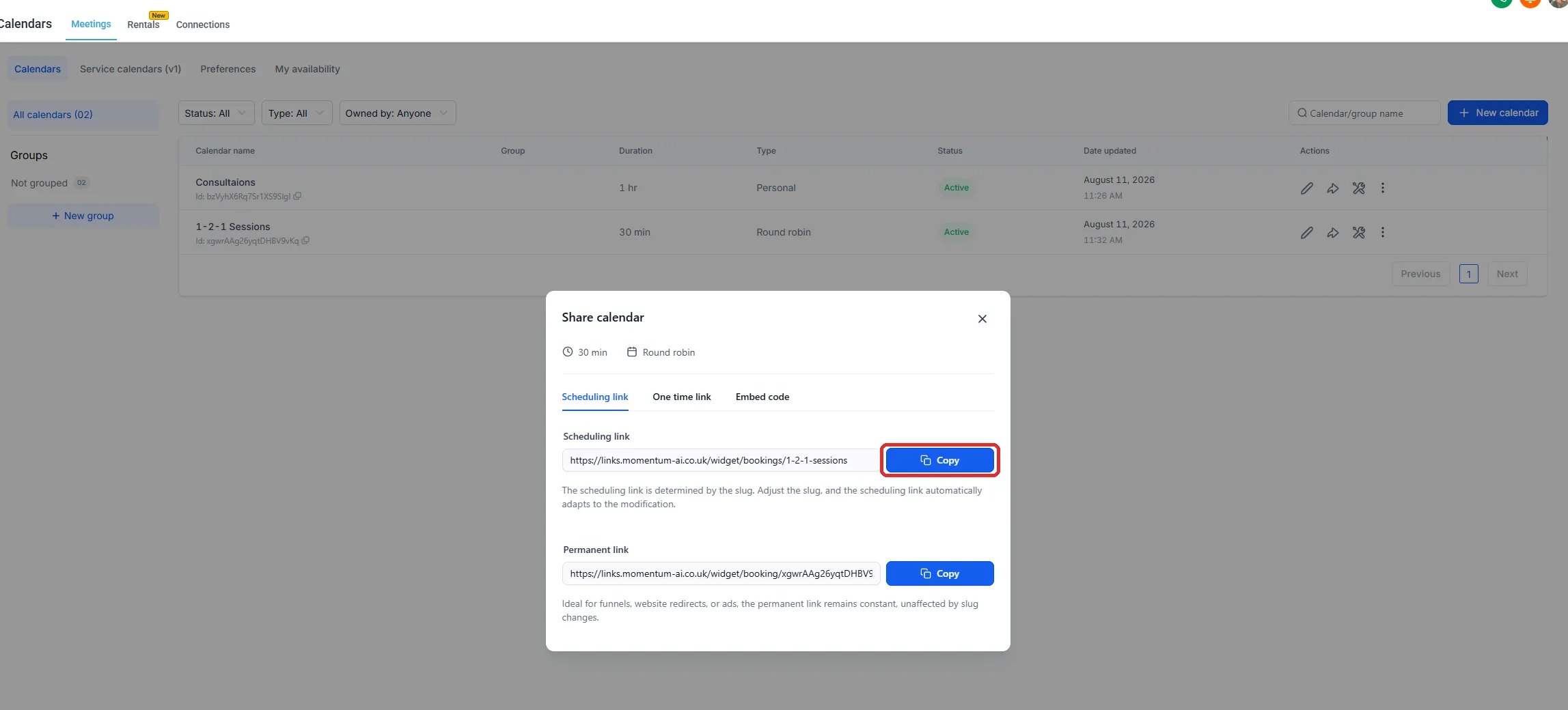 The Share calendar dialog with the copyable scheduling link, a permanent link and an embed-code tab.